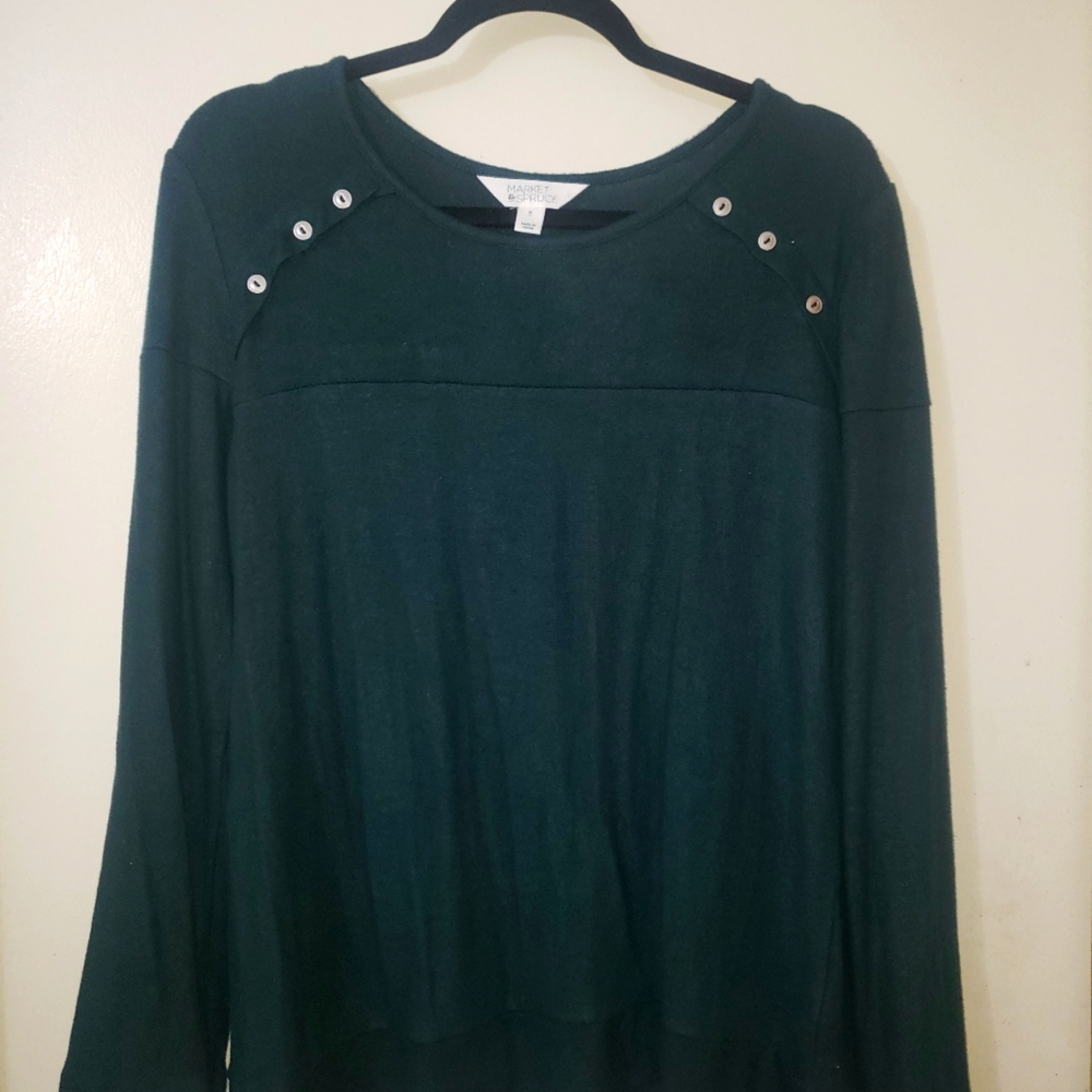 Market & Spruce green sweater